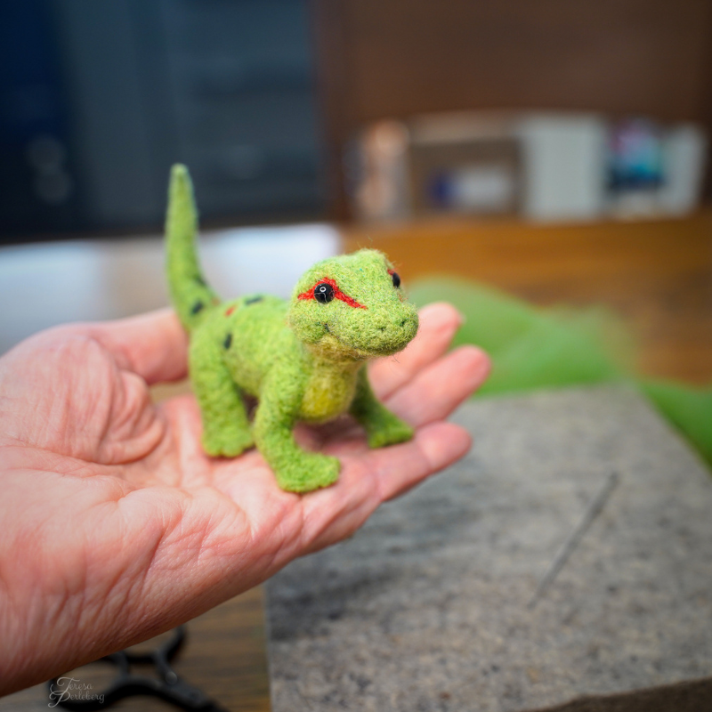 Gecko Needle Felting Kit - Image 4